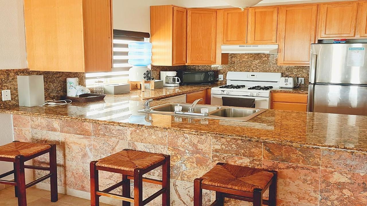 The Suites At Rocky Point 2 エクステリア 写真