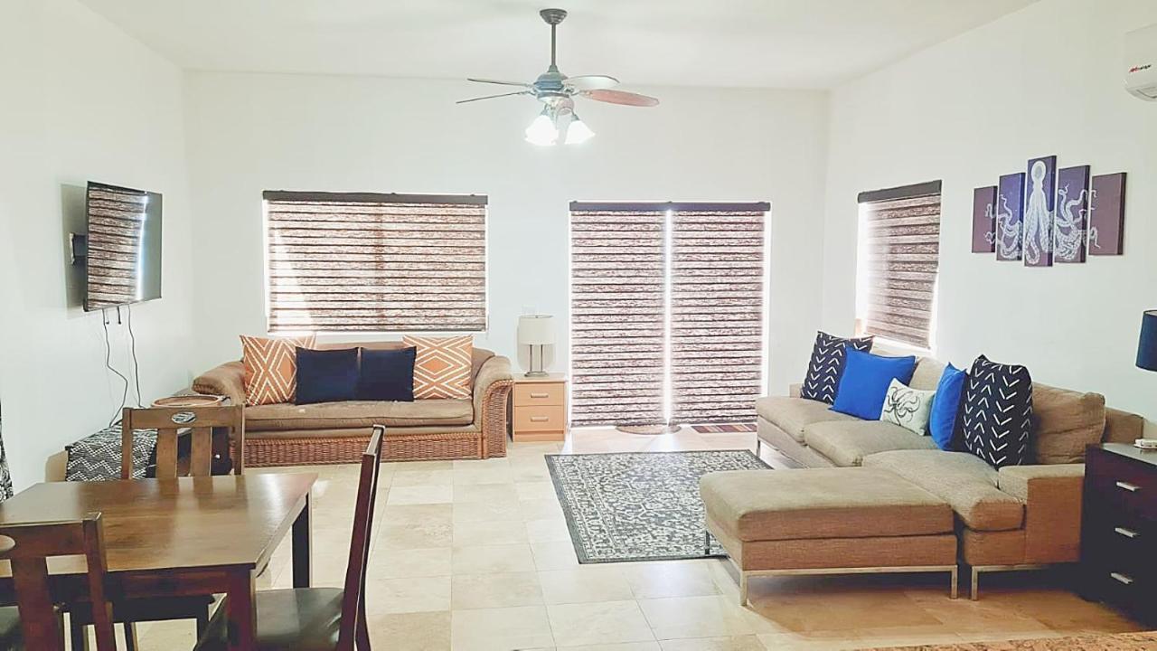The Suites At Rocky Point 2 エクステリア 写真