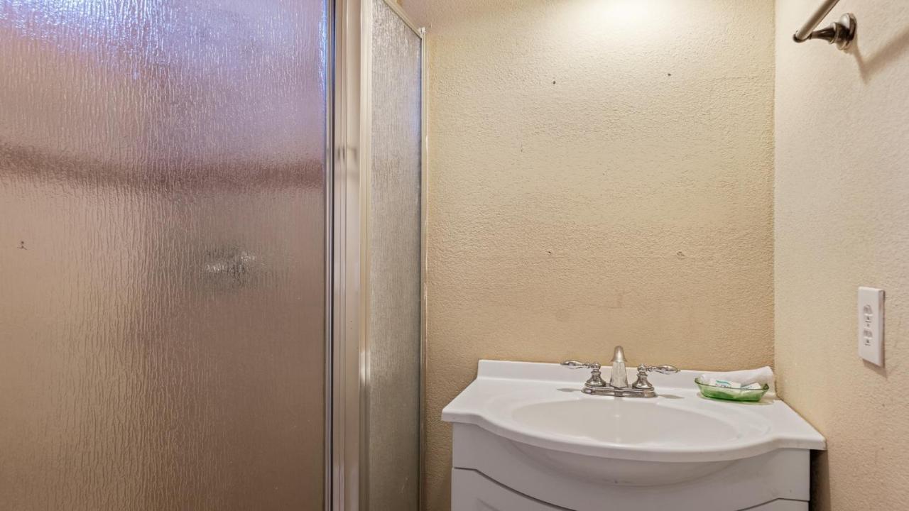 The Suites At Rocky Point 2 エクステリア 写真